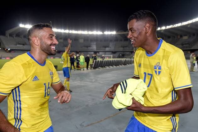 Schwedens Saman Ghoddos, Alexander Isak Schlussjubel Testspiel, Nationalteam, Schweden - Slowakei 12 januar 2017, Abu Dhabi.  Copyright: NIKLASxLARSSON BB170112NL060