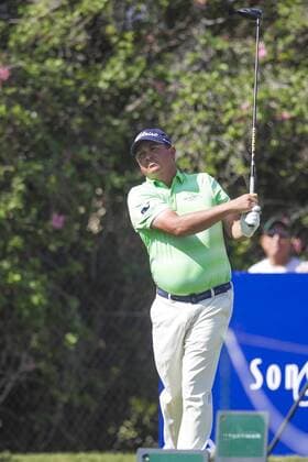 January 12, 2017 - Honolulu, Hawaii: Jason Dufner hits his tee shot on the 9th hole during the first round of the Sony Open at Waialae Country Club in Honolulu, Hawaii. PGA Golf Herren Golf 2017: Sony Open JAN12 - ZUMAc04_ 20170112_zaf_c04_087