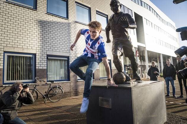 Fußball, Martin Odegaard wird als Neuzugang des SC Heerenveen präsentiert The Netherlands, Heerenveen, 10-01-2017; Football player Martin Odegaard Martin Ødegaard, Odegaard is presented by his new club SC Heerenveen in The netherlands. The 18-year player from Norway is on loan from spanish club Real Madrid. Photo: Kees van de Veen Hollandse Hoogte Heerenveen xVIxHollandsexHoogtexIVx 61820096