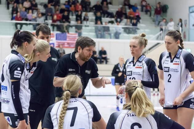 Teamkreis, Mannschaftskreis, Ansprache, Motivation, Volleyball, Volleyball-Bundesliga Frauen, Schwarz-Weiß Erfurt - Ladies in Black Aachen, xprx