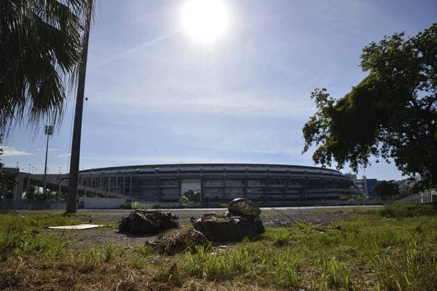 Maracana verfällt nach Plünderungen RIO DE JANEIRO, RJ - 16.01.2017: Maracana verfällt nach Plünderungen - View of stadium with llixo in the foreground in the Celio de Barros during Impasse and Maracana problems held at Maracanã in Rio de Janeiro, RJ. x1254736x  CelsoxPupo
