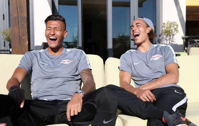 RB Leipzig - Training Fussball 1.BL Lagos, Portugal, 09.01.2017, Cascade Resort Hotels, Fussball, 1. BL, GER , RB LEIPZIG - Trainingslager an der Algarve vom 4. - 12. Januar. , Im Bild: Davie Selke (l.) und Yussuf Poulsen. ,