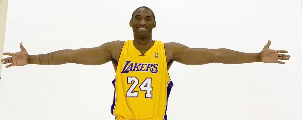 Oct 02, 2006; Los Angeles, CA, USA; NBA Basketball Herren USA Basketball: KOBE BRYANT (24) from the Los Angeles Lakers poses for a picture with his new jersey number during a media day at the Lakers Training Center in El Segundo. Mandatory Credit: Photo by ZUMA Press. (©) Copyright 2006 by NBA 2006: Lakers Media Day - ZUMAa60_ 76314589st