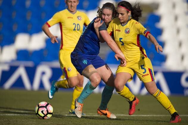 Sippie Folkerstma (Holland) Teodora Meluta (Romania) during the preseason friendly match between national women s The Netherlands vs. Romania in Pinatar Arena, San Pedro del Pinatar, Murcia, SPAIN. 20th of January 2017. (Picture by Jose Breton)  xJosexBretonx xHollandx-xRomaniax(W)x