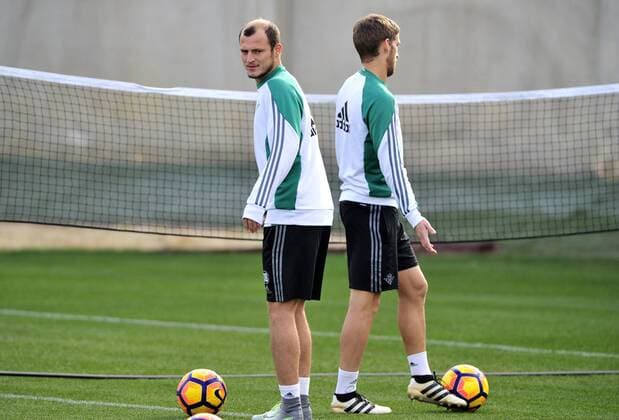Zozulia, Brasanac. Real Betis Sevilla training session. In this picture, Zozulia and Brasanac. xKikoxHurtadox 