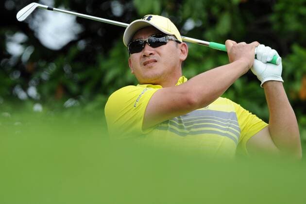 (170122) -- SINGAPORE, Jan. 22, 2017 -- Angelo Que of the Philippines tees off during the SMBC Singapore Open held at Singapore s Sentosa Golf Club, Jan. 22, 2017. ) (SP)SINGAPORE-GOLF-SMBC SINGAPORE OPEN ThenxChihxWey 