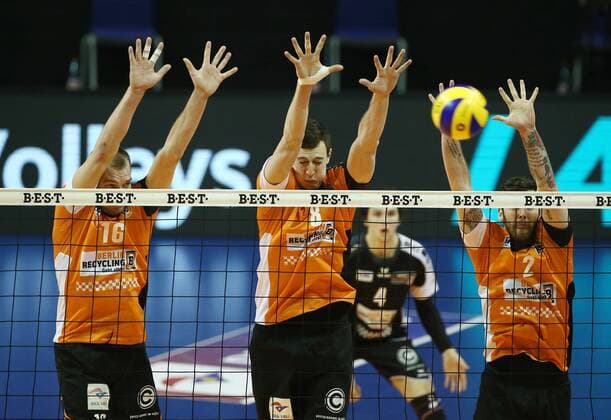 Wouter ter Maat, Graham Vigrass, Steven Marshall Blockabwehr Volleyball Bundesliga Herren Saison 2016 2017 22.01.2017 BR Volleys Berlin BRV vs. Netzhoppers KW