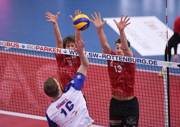 Volleyball 1. Bundesliga Saison 2016 2017 22.01.2017 TV Rottenburg - United Volleys Rhein Main TVR Block, Felix Isaak (li, TV Rottenburg) und Moritz Karlitzek (re, TV Rottenburg) 
