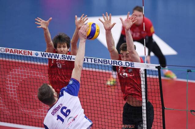 Volleyball 1. Bundesliga Saison 2016 2017 22.01.2017 TV Rottenburg - United Volleys Rhein Main TVR Block, Felix Isaak (li, TV Rottenburg) und Moritz Karlitzek (re, TV Rottenburg) 