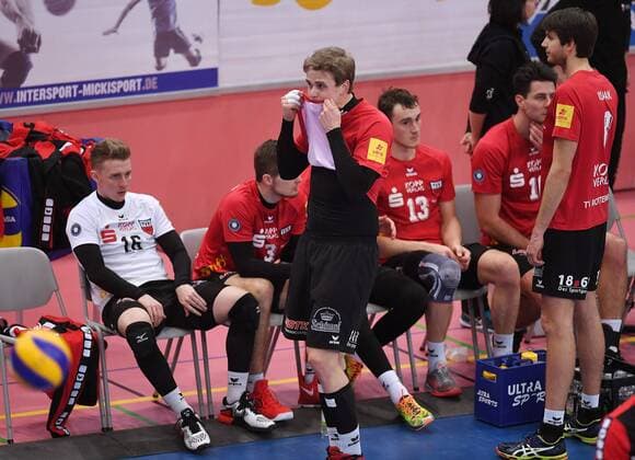 Volleyball 1. Bundesliga Saison 2016 2017 22.01.2017 TV Rottenburg - United Volleys Rhein Main Enttaeuschung TV Rottenburg; Johannes Elsaesser, Philipp Jankowski, Friederich Nagel, Moritz Karlitzek, Ferenc Nemeth und Felix Isaak (v.li.) 