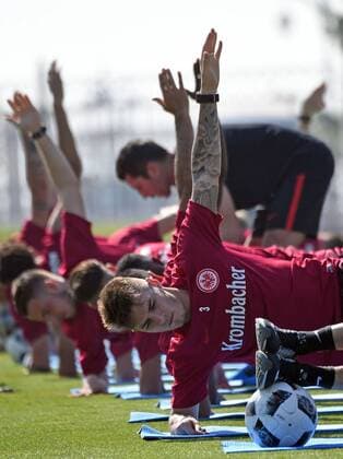 10.01.2017, xjhx, Fussball 1.Bundesliga, Eintracht Frankfurt Trainingslager Abu Dhabi, emspor , v.l. Guillermo Varela (Eintracht Frankfurt) Abu Dhabi