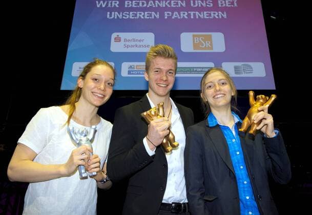 Berlin Bluemax Theater am Potsdamer Platz 23.01.2017 Auszeichnung der Talente des Berliner Spitzensports 2017 NACHWUCHS SPORTLER DES JAHRES BERLIN 2016 vlnr Leonie KULLMANN Schwimmen 2. Platz Jacob SCHOPF Kanurennsport 1 Platz Julia BUESSELBERG ( BÜSSELBERG ) Segeln 3 Platz