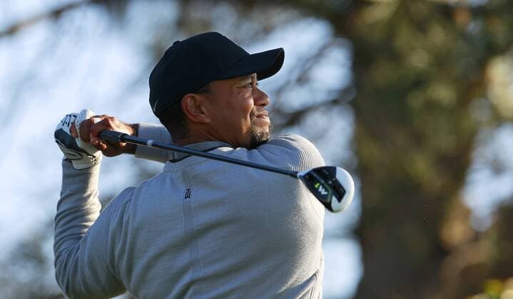 January 25, 2017 - San Diego, CA, USA - Tiger Woods tees off on the 7th hole of the north course at Torrey Pines Golf Course in San Diego during the Pro-Am of the Farmers Insurance Open on Wednesday, Jan. 25, 2017. Farmers Insurance Pro-Am - ZUMAs44_ 76597281st Copyright: xK.C.xAlfredx