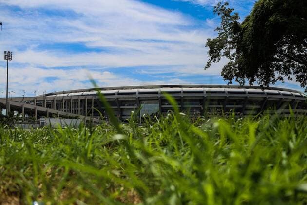 View of the stadium Mario Filho Maracana in Rio de Janeiro, Brazil, 27 January 2017. The stadium is now abandoned in spite of being a jewel of the soccer s history and after being venue of the Olympic Games Olympische Spiele Olympia OS Rio 2014 and of the FIFA World Cup WM Weltmeisterschaft Fussball Brazil 2016. Stadium Mario Filho Maracana , and abandoned jewel of the soccer s history !ACHTUNG: NUR REDAKTIONELLE NUTZUNG!  BRA01 20170127-636211459894493695