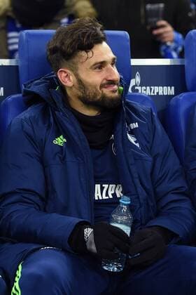 Fußball 1. Bundesliga 18. Spieltag FC Schalke 04 - Eintracht Frankfurt am 27.01.2017 in der Veltins Arena in Gelsenkirchen Daniel Caligiuri ( Schalke ) xRx