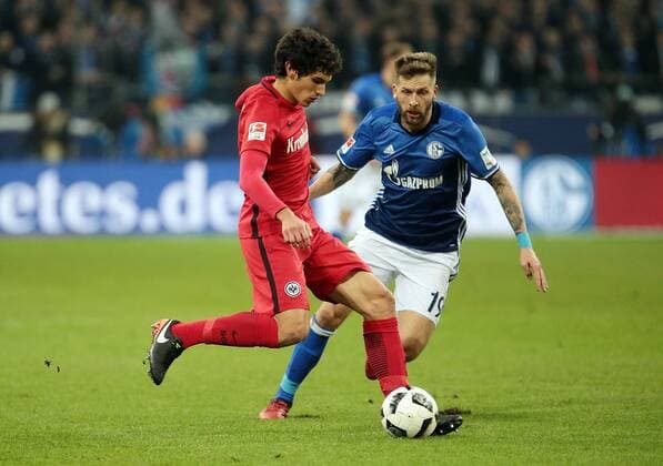 27.01.2017, xovx, Fussball 1.Bundesliga, Schalke 04 - Eintracht Frankfurt, emspor , v.l. Jesus Vallejo (Eintracht Frankfurt), Guido Burgstaller (FC Schalke 04), Aktion. Gelsenkirchen