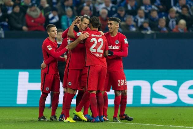 Gelsenkirchen, Germany 27.01.2017, 1. Bundesliga 18. Spieltag, FC Schalke 04 - Eintracht Frankfurt, jubel um Alexander Meier (SGE) nach dem treffer zum 0:1 ( DeFodi001