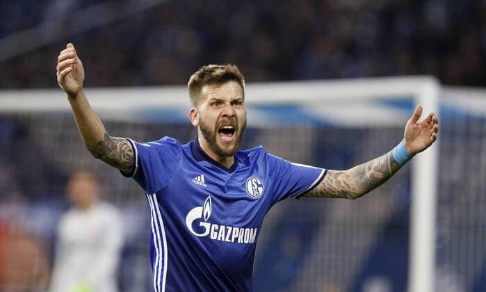 Schalke, Veltins-Arena, 27.01.17: Guido Burgstaller (FC Schalke 04) lautstark, sauer, wütend im Spiel der 1. Bundesliga zwischen FC Schalke 04 vs. Eintracht Frankfurt in der Saison 2016 2017.