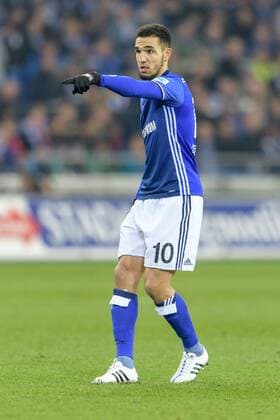 Nabil Bentaleb (FC Schalke 04 10) gibt Anweisungen beim Bundesligaspiel zwischen Schalke 04 und Eintracht Frankfurt am 27.01.2017, Gelsenkirchen Copyright: xSchuelerx xEibnerx-xPressefotox EP_JSE