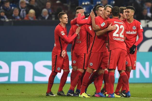 Fußball 1. Bundesliga 18. Spieltag FC Schalke 04 - Eintracht Frankfurt am 27.01.2017 in der Veltins Arena in Gelsenkirchen Torjubel zum 0:1 durch Alexander Meier ( Frankfurt ) xRx