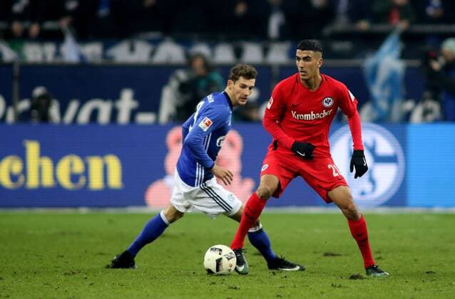 Aymen Barkok (Eintracht Frankfurt) beim BL-Spiel (Saison 2016 17) FC Schalke 04 - Eintracht Frankfurt. Copyright Thomas Pakusch