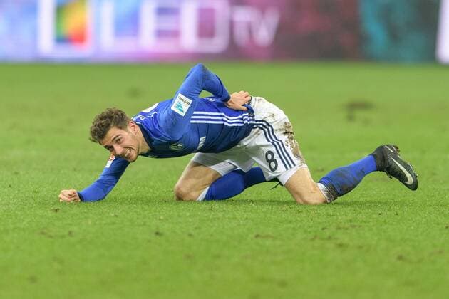 Leon Goretzka (FC Schalke 04 8) am Boden beim Bundesligaspiel zwischen Schalke 04 und Eintracht Frankfurt am 27.01.2017, Gelsenkirchen Copyright: xSchuelerx xEibnerx-xPressefotox EP_JSE
