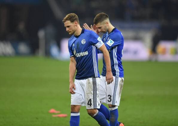 27.01.2017, Fussball GER, 1. Bundesliga Saison 2016 2017, 18. Spieltag, FC Schalke 04 - Eintracht Frankfurt, Benedikt Hoewedes, Benedikt Höwedes (Schalke 04), li., und Matija Nastasic (FC Schalke 04)