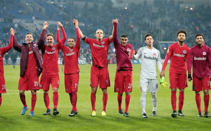 27.01.2017, xovx, Fussball 1.Bundesliga, Schalke 04 - Eintracht Frankfurt, emspor , Jubel, Torjubel, Goal celebration, celebrate the goal bei Alexander Meier (Eintracht Frankfurt),Freisteller. Gelsenkirchen