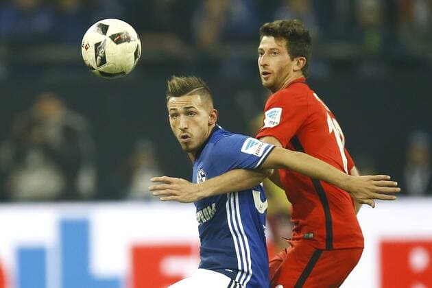 (l-r) Donis Avdijaj of Schalke 04, David Abraham of Eintracht Frankfurtduring the Bundesliga match between Schalke 04 and Eintracht Frankfurt on January 27, 2017 at the VELTINS-Arena in Gelsenkirchen, Germany Schalke 04 v Eintracht Frankfurt Bundesliga 2016 2017 xVIxxIVx 7000289