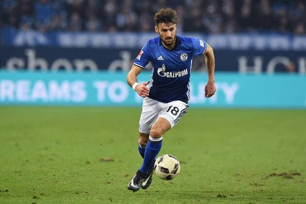 Fußball 1. Bundesliga 18. Spieltag FC Schalke 04 - Eintracht Frankfurt am 27.01.2017 in der Veltins Arena in Gelsenkirchen Daniel Caligiuri ( Schalke ) xRx