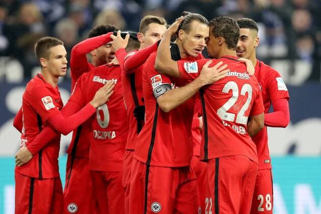 xuhjbGelsenkirchen, Veltins Arena, 27.01.17, 1. Bundesliga - 18. Spieltag - FC Schalke 04 - Eintracht Frankfurt Bild: Jubel beim Torschützen zum 0:1 Alexander Meier (Frankfurt) Gelsenkirchen