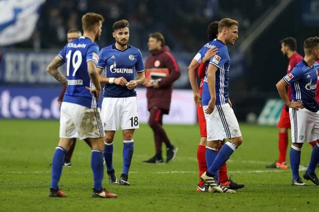 xuhjbGelsenkirchen, Veltins Arena, 27.01.17, 1. Bundesliga - 18. Spieltag - FC Schalke 04 - Eintracht Frankfurt Bild: Entäuschnnach dem Spiel Daniel Caligiuri ( Schalke 04) Gelsenkirchen