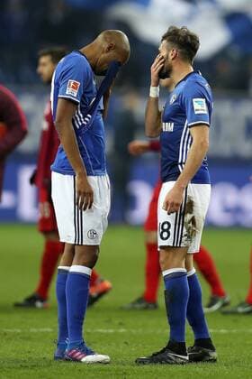 Bilder des Tages - SPORT xuhjbGelsenkirchen, Veltins Arena, 27.01.17, 1. Bundesliga - 18. Spieltag - FC Schalke 04 - Eintracht Frankfurt Bild: Naldo (Schalke 04) und Daniel Caligiuri (Schalke 04) Gelsenkirchen