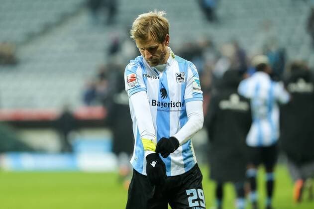 Muenchen, Deutschland, 27.01.2017, 2. Bundesliga 18. Spieltag, TSV 1860 Muenchen - SpVgg Greuther Fuerth, Stefan Aigner (TSV) ( DeFodi507