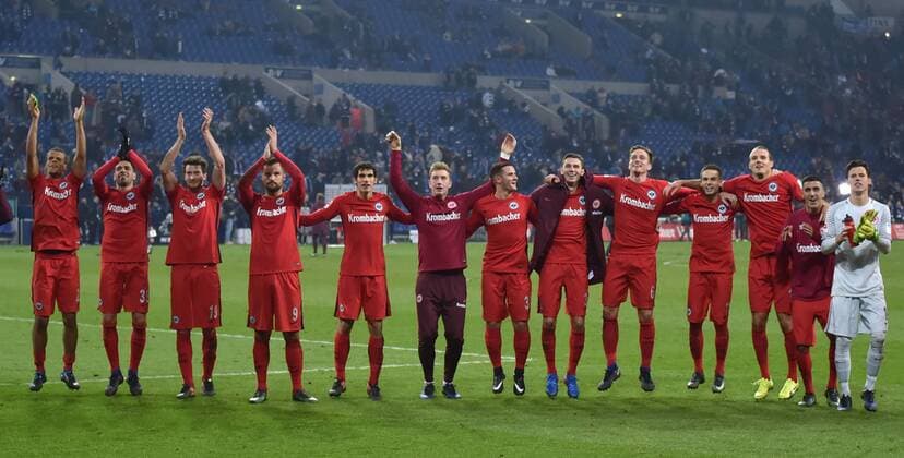 27.01.2017, Fussball GER, 1. Bundesliga Saison 2016 2017, 18. Spieltag, FC Schalke 04 - Eintracht Frankfurt 0:1, Frankfurts Spieler feiern den Sieg