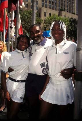 May 4, 2006 - K2425AR.REEBOK HERMAN S WE ARE SPORTS TENNIS FEST 08-23-1995.VENUS WILLIAMS AND SERENA WILLIAMS WITH THEIR FATHER RICHARD. ANDREA RENAULT 1995 VENUS SERENA WILLIAMS - ZUMAg49_ 76728756st Copyright: xAndreaxRenaultx