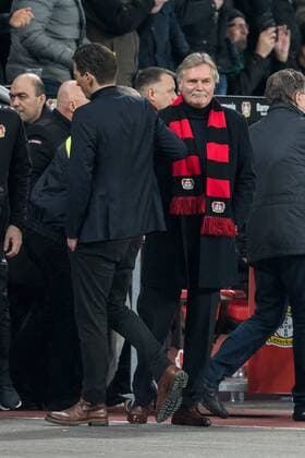 Trainer Roger Schmidt (Bayer 04 Leverkusen) und Geschaeftsfuehrer Michael Schade (Bayer 04 Leverkusen) nach dem Spiel beim Bundesligaspiel zwischen Bayer 04 Leverkusen und Borussia Moenchengladbach am 28.01.2017, Leverkusen Copyright: xSchuelerx xEibnerx-xPressefotox EP_JSE