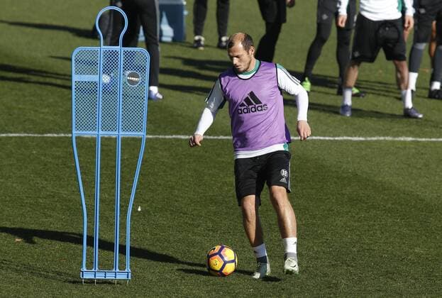 Real Betis Sevillla training session. In this picture, Zozulia. xRamonxNavarrox 