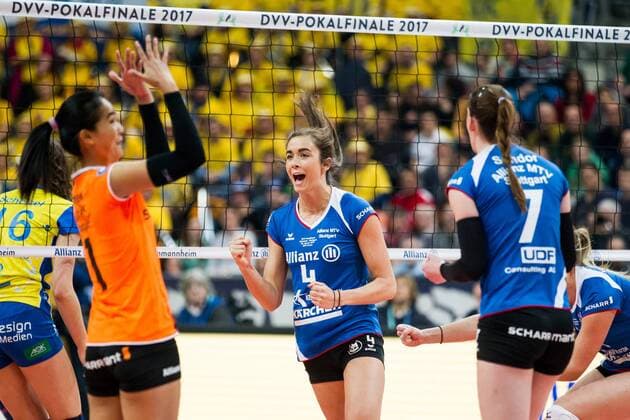 Jubel Valerie Nichol (4 MTV); DVV-Pokalfinale, SAP-Arena Mannheim Deutschland, 29.01.2017; Partie: SSC Palmberg Schwerin vs Allianz MTV Stuttgart; Foto:Wuechner Eibner-Pressefoto Mannheim Copyright: xWuechnerx xEibner-Pressefotox EP_nwr