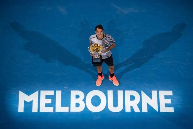 Themen der Woche - SPORT Bilder des Tages - SPORT Bilder des Tages - SPORT Roger Federer gewinnt die Australian Open (170129) -- MELBOURNE, Jan. 29, 2017 -- Roger Federer of Switzerland poses for photos during the trophy presentation after winning the men s singles final match against Rafael Nadal of Spain at the Australian Open tennis championships in Melbourne, Australia, Jan. 29, 2017. Federer won 3-2. ) (SP)AUSTRALIA-MELBOURNE-TENNIS-AUSTRALIAN OPEN BaixXue 
