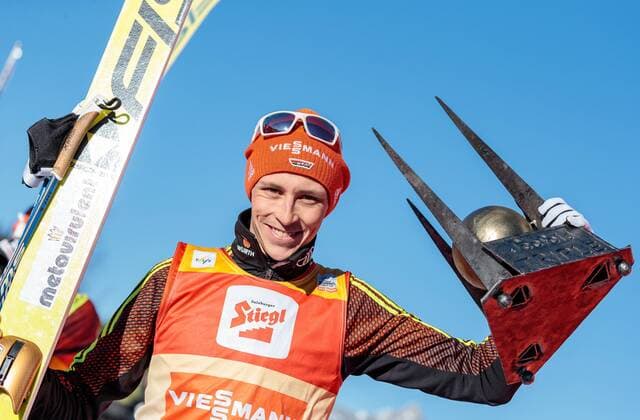 Themen der Woche - SPORT Bilder des Tages - SPORT 29.01.2017, Casino Arena, Seefeld, AUT, FIS Weltcup Nordische Kombination, Seefeld Triple, Siegerehrung, 3. Tag, im Bild Sieger Eric Frenzel (GER) Winner Eric Frenzel of Germany celebrates on Podium after the 3rd Day of the FIS Nordic Combined World Cup Seefeld Triple at the Casino Arena in Seefeld, Austria on 2017 01 29. -Pressefoto Seefeld  EP_fei  