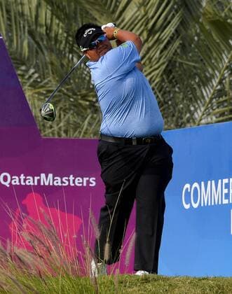 (170129) -- DOHA, Jan. 28, 2017 -- Kiradech Aphibarnrat of Thailand hits his tee shot at the 16th hole during the third day match at Qatar Masters at the Doha Golf Club in Doha, capital of Qatar, on January 28, 2017. ) (SP)QATAR-DOHA-GOLF-QATAR MASTERS-DAY 3 Nikku 