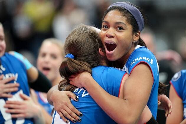 Aiyana Whitney (MTV, 14) jubelt über den Sieg, Jubel, Freude, Sieger, Gewinner, Pokalsieger, celebration, optimistisch, Action, Aktion, Volleyball, DVV Pokal Finale 2017 Frauen, Schweriner SC - MTV Stuttgart, xozx