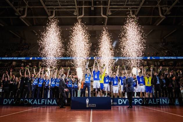Themen der Woche - SPORT Bilder des Tages - SPORT Mannheim, Deutschland, 29.01.2017: Volleyball DVV Pokal Saison 2016 2017 - DVV Pokalfinale 2017 - Siegerehrung. Siegerfoto