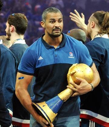 M‰nner Handball Weltmeisterschaft IHF 2017 Frankreich Paris, 29.1.2017 Accorhotels Arena Finale; Frankreich vs Norwegen 33 - 26 Weltmeister 2017 Frankreich Didier Dinart, Trainer Frankreich mit Pokal