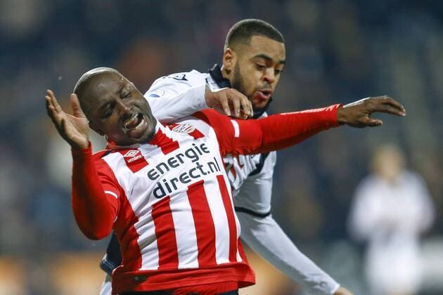 (l-r) Jetro Willems of PSV Eindhoven, Brandley Kuwas of Heracles Almelo during the Dutch Eredivisie match between Heracles Almelo and PSV Eindhoven at Polman stadium on January 28, 2017 in Almelo, The Netherlands Heracles Almelo v PSV Dutch Eredivisie 2016 2017 xVIxxIVx 7020384