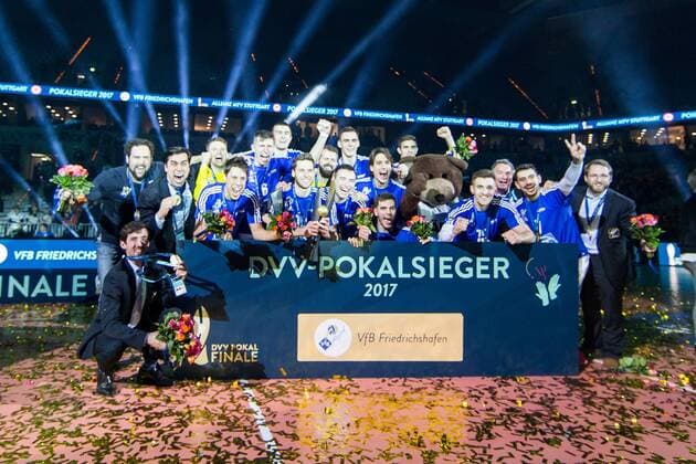 Siegerbild VfB; DVV-Pokalfinale, SAP-Arena Mannheim Deutschland, 29.01.2017; Partie: VfB Friedrichshafen vs Berlin Recycling Volleys; Mannheim Copyright: xWuechner Eibner-Pressefotox EP_NWR
