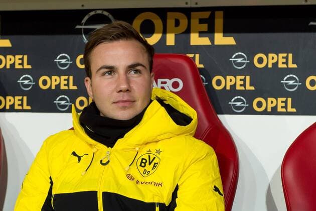 Mainz, Germany 29.01.2017, 1. Bundesliga 18. Spieltag, 1. FSV Mainz 05 - BV Borussia Dortmund, BVB, Mario Goetze (BVB) auf der Bank ( DeFodi001