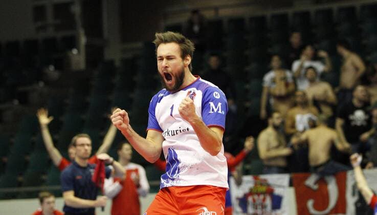 Deutschland - Rüsselsheim am Main - 31.01.2017 Volleyball - Hessen - CEV Champions League - Herren Saison 2016 2017 United Volleys Rheinmain (blau) - Crvena Zvezda BEOGRAD (ws) v.l. Florian Ringseis (RheinMain 1) United Volleys Rheinmain - Crvena Zvezda BEOGRAD