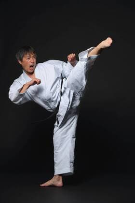 Japanese karate master training R160619_MR01.jpg  (qdwg000921)